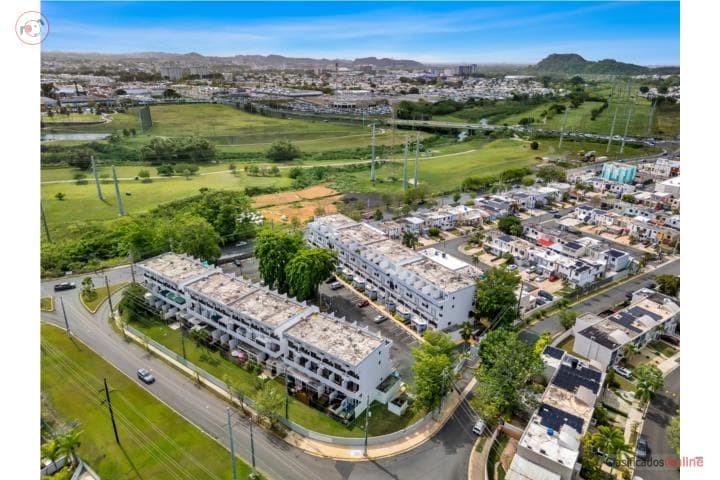Apartamento Garden, 2 Cuartos, 1.5 Baños ,
en Guaynabo Puerto Rico Apartamento/WalkUp en Condominio - Altos De Torrimar IV V VI