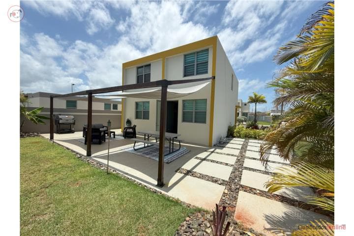 Vega Serena $375K,
en Vega Baja Puerto Rico Casa en Urbanizacion - Vega Serena