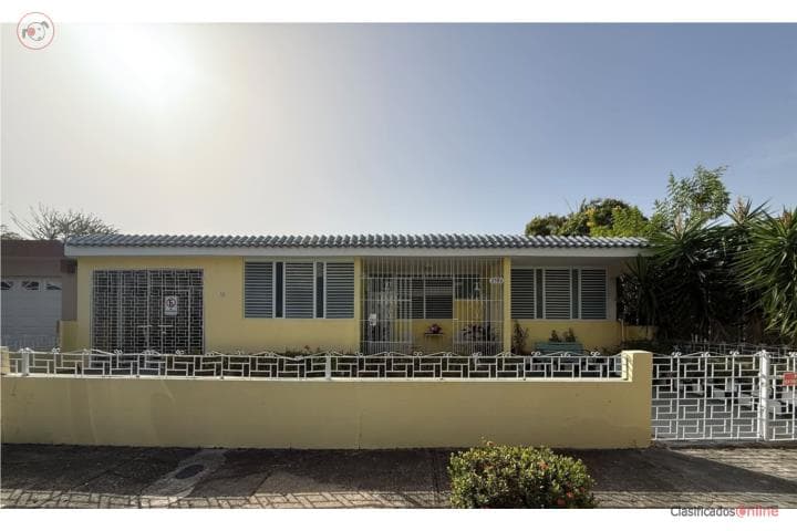 Amplia propiedad cerca de todo,
en Ponce Puerto Rico Casa en Urbanizacion - Constancia