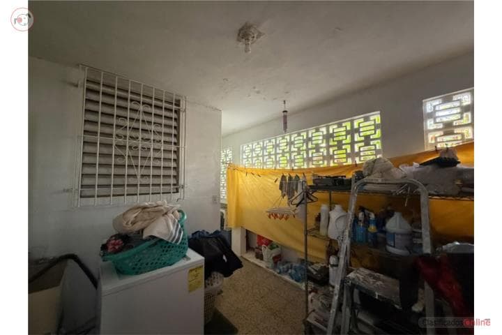 Amplia propiedad cerca de todo,
en Ponce Puerto Rico Casa en Urbanizacion - Constancia