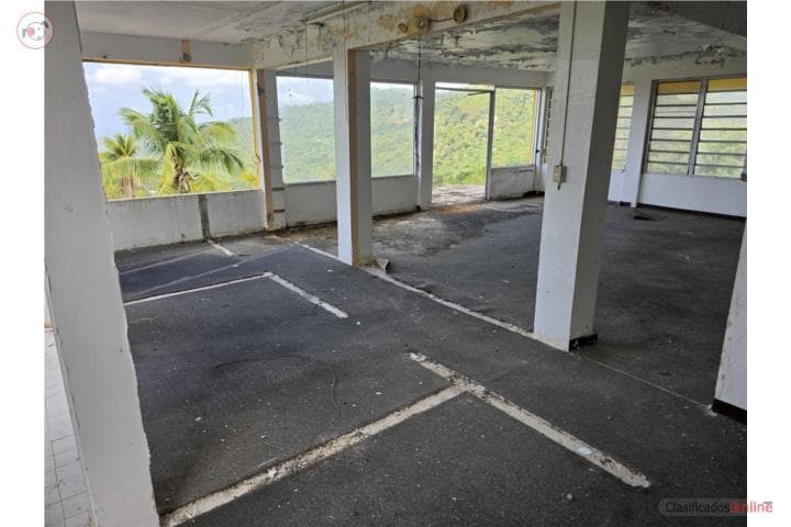 Residencia con Vista Espectacular a las Monta,
en Canóvanas Puerto Rico Casa en Barrio - Lomas