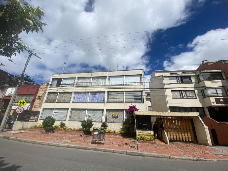 KR 49 128 39