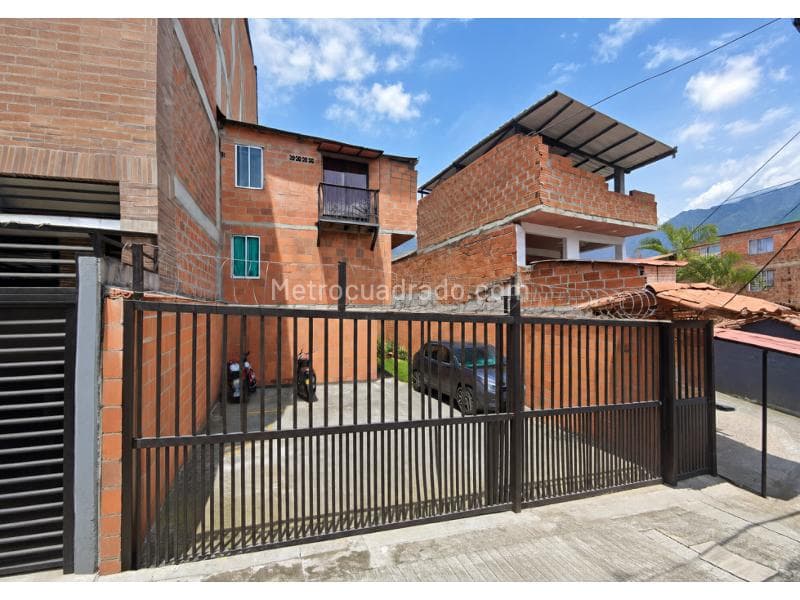 Casa en Comuna 5