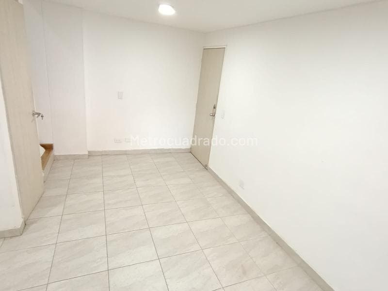 CL 032 D 075 B 063
