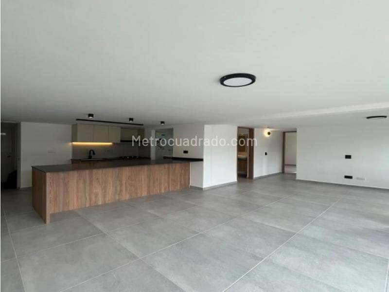 Apartamento en Comuna 5