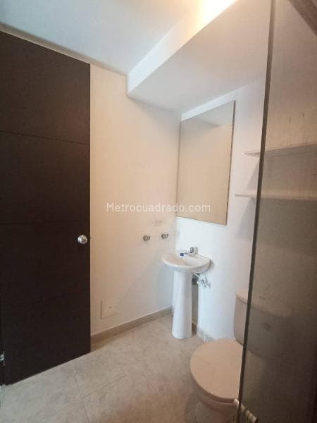 Ed. Altos de Cedro Golf. KR 7H 151 56