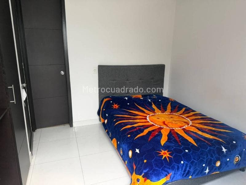 Ed. Altos de Cedro Golf. KR 7H 151 56