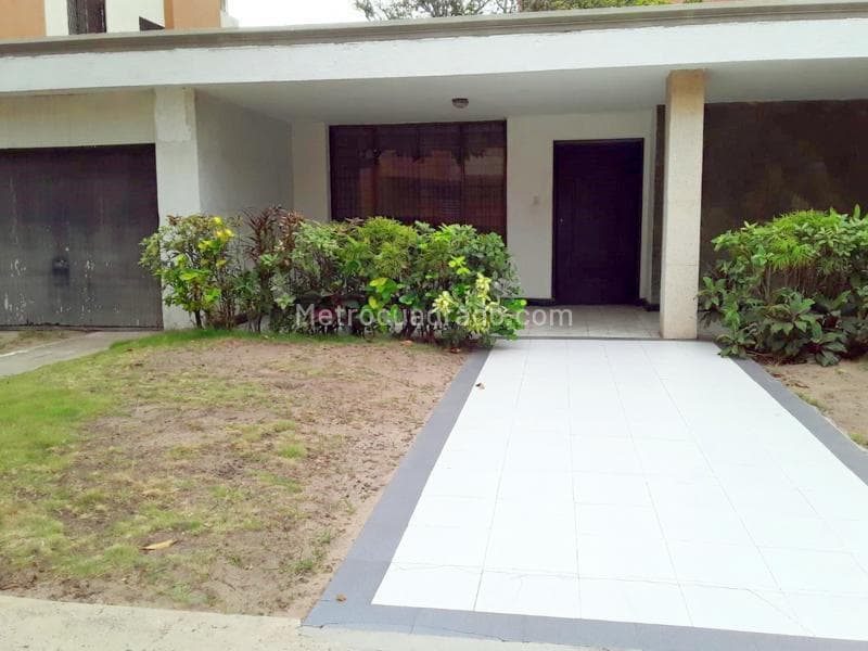 Carrera 44 85 26