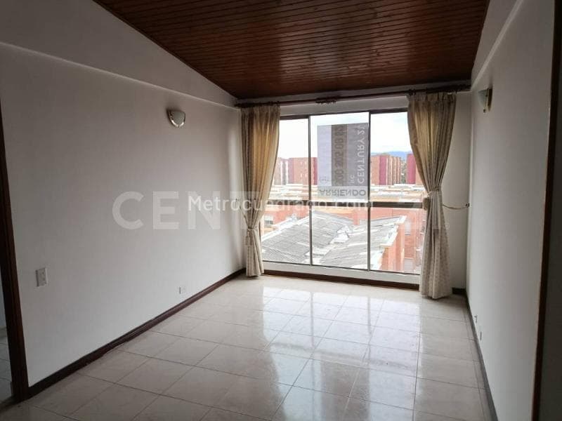 Apartamento en Ciudad Hayuelos, Salitre