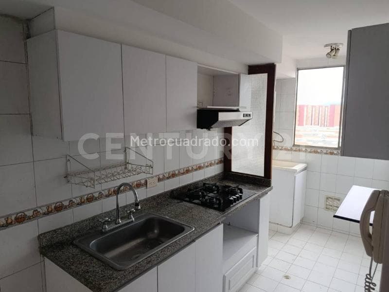 Apartamento en Ciudad Hayuelos, Salitre