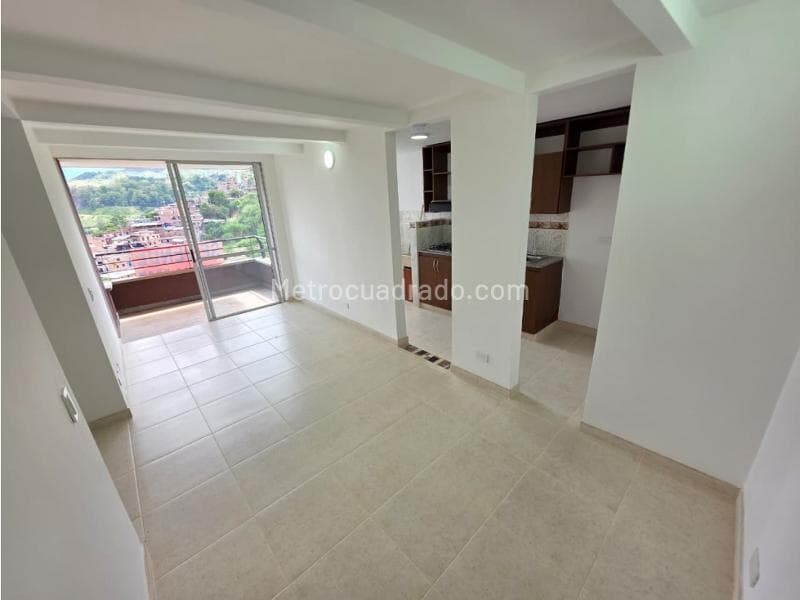 Apartamento en Comuna 03