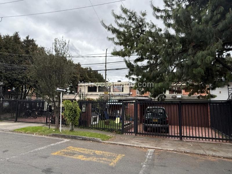 Casa en Polo Club, Barrios Unidos