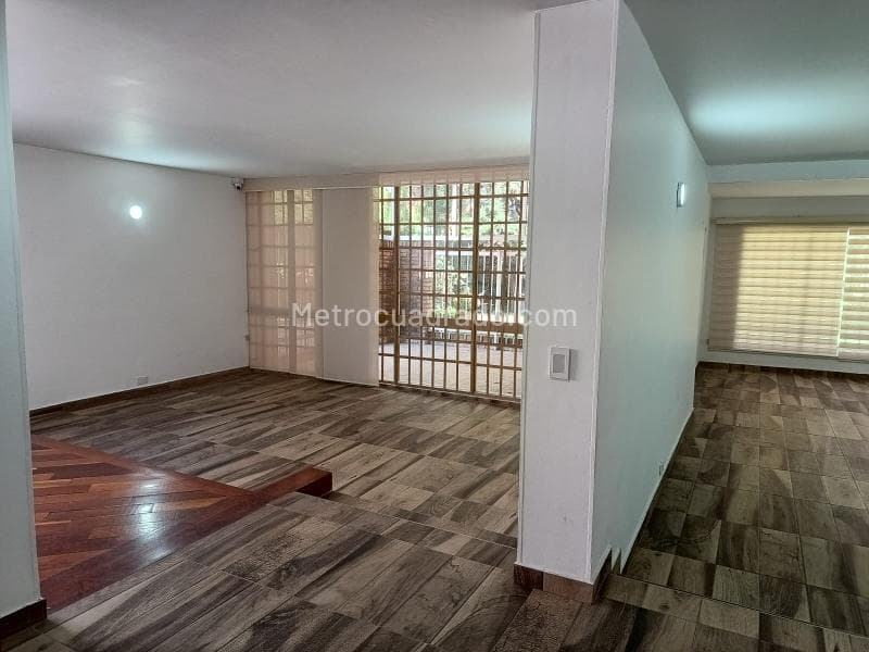 Casa en Batan, Niza