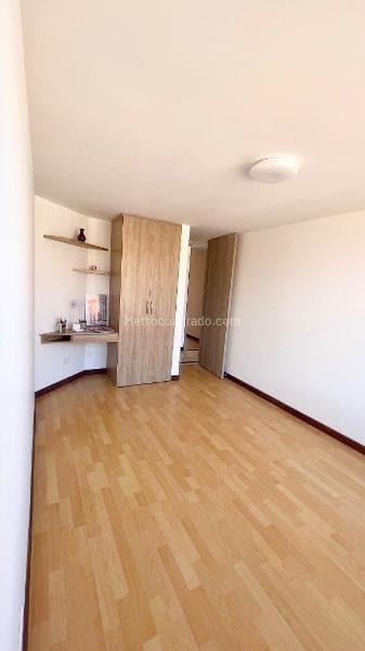 Apartamento en Modelia Occidental, Salitre
