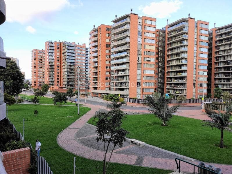 Calle 24b # 71-4