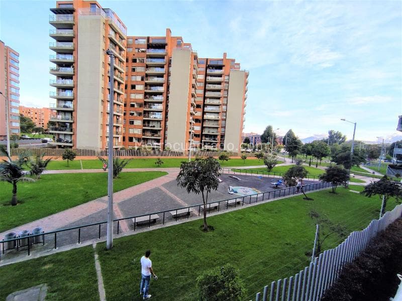 Calle 24b # 71-4