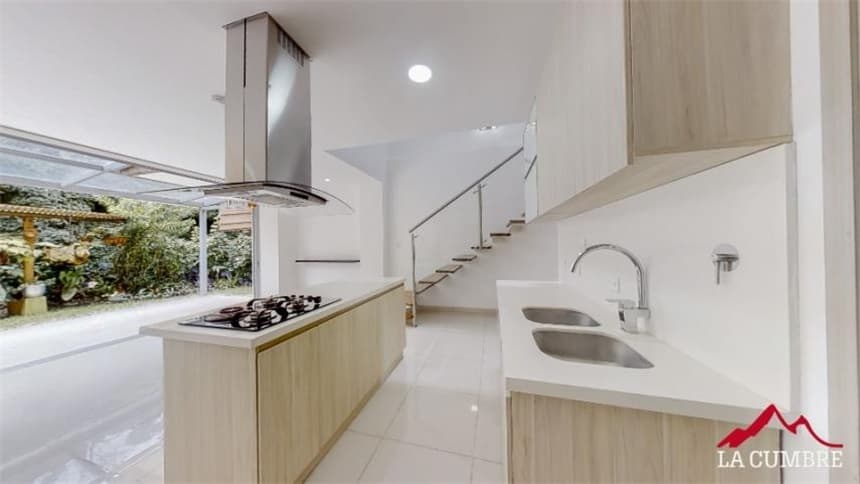 Casa en venta en Montessori, Envigado