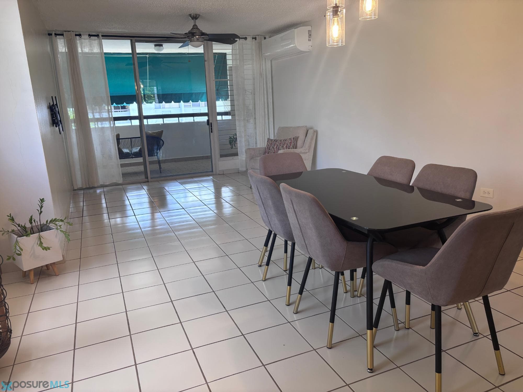 Corner Penthouse in Malaga Park Condominium