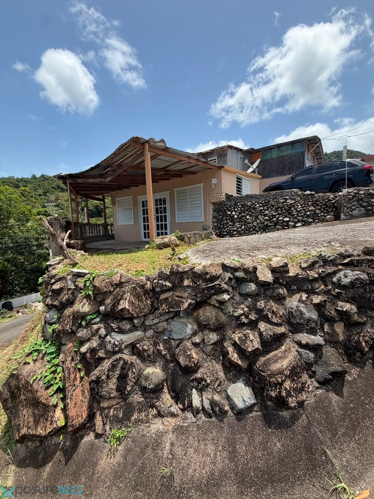 3 units! Mountain and sea view