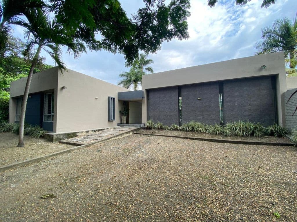 Corregimiento San Antonio sobre Via Principal en la Ciudad