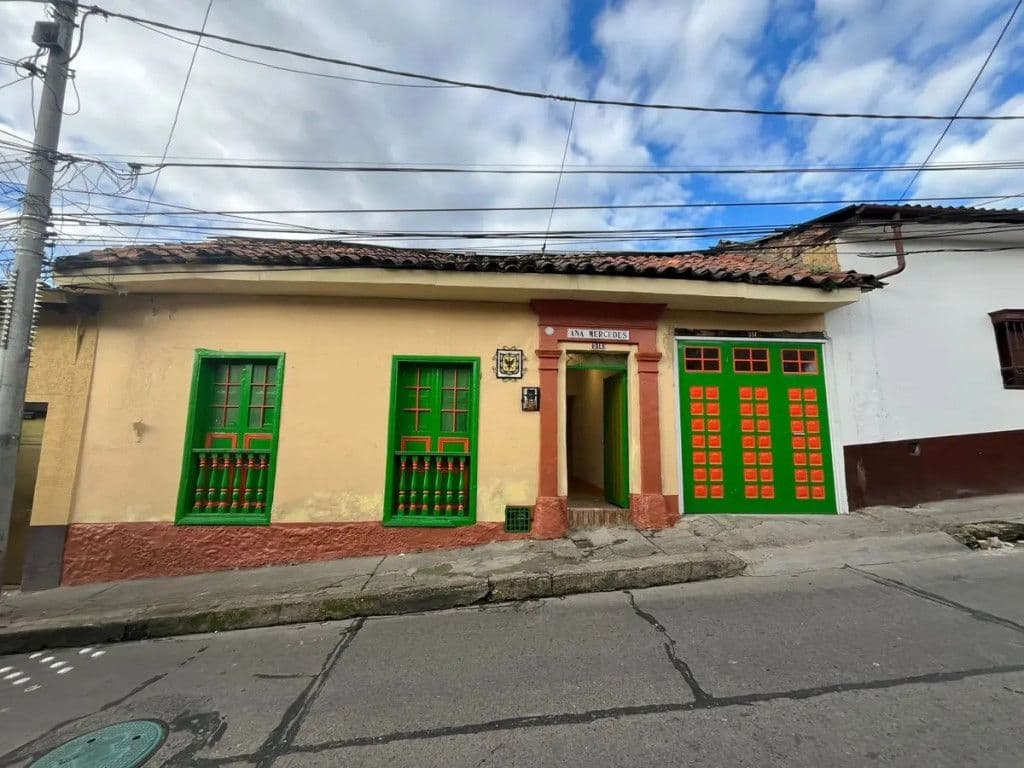 Calle 6b # 3-4