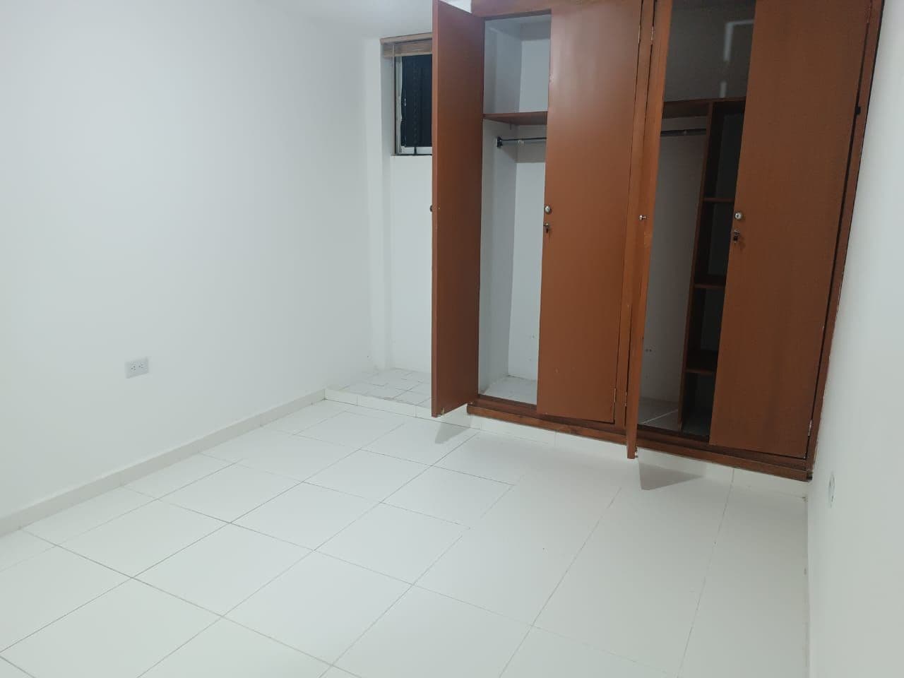 Calle 87b # 42a-2