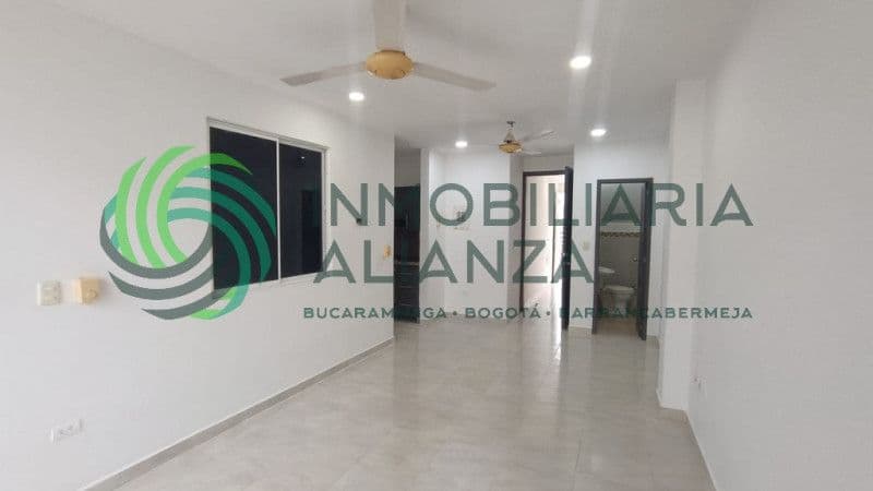Calle 79b # 22b-25