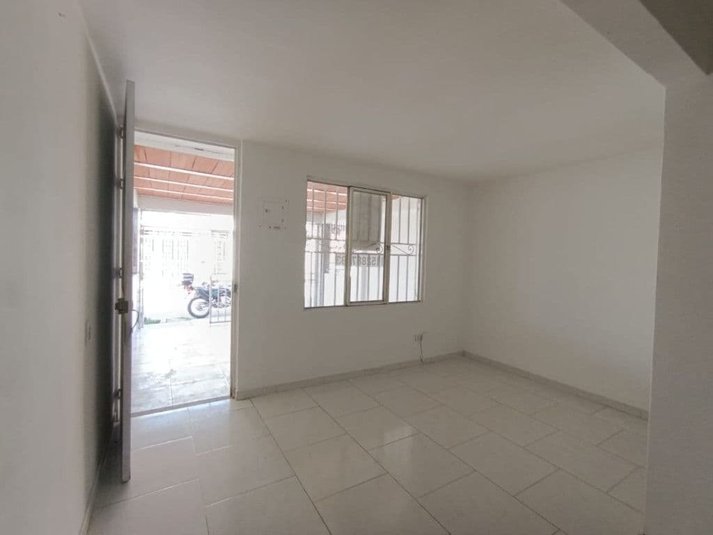 Carrera 35d Oeste # 14-8