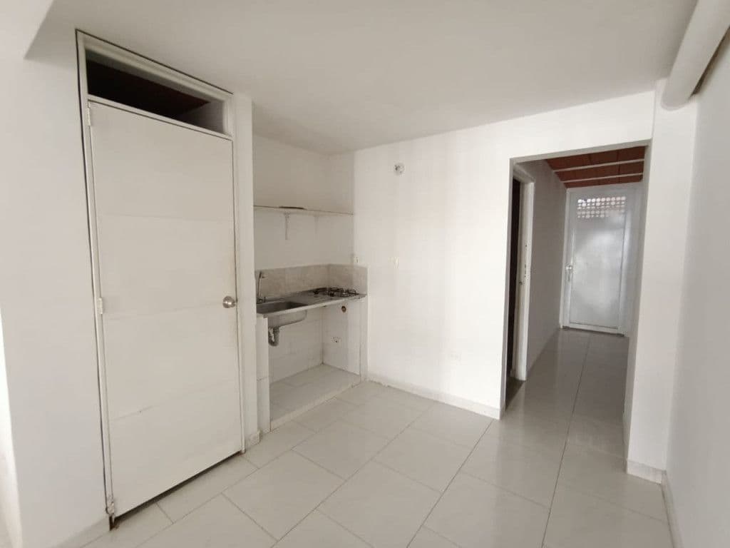 Carrera 35d Oeste # 14-8