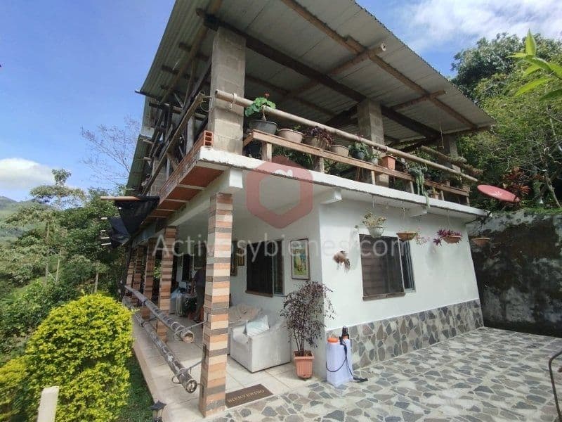 Casa Finca la Gorobeta en el 2 . Cisneros