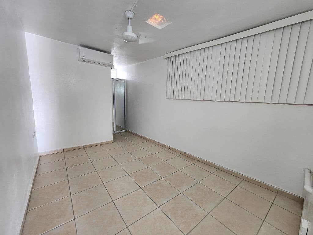 9 Calle Cascada, Frailes, Guaynabo, 00969