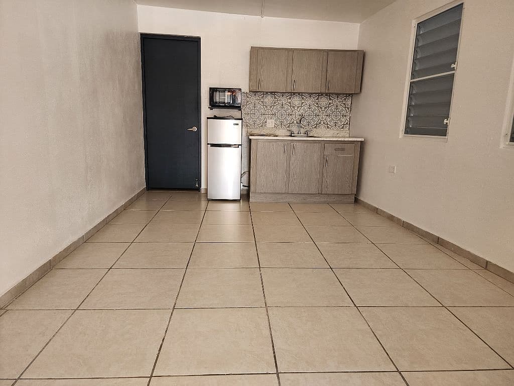 9 Calle Cascada, Frailes, Guaynabo, 00969