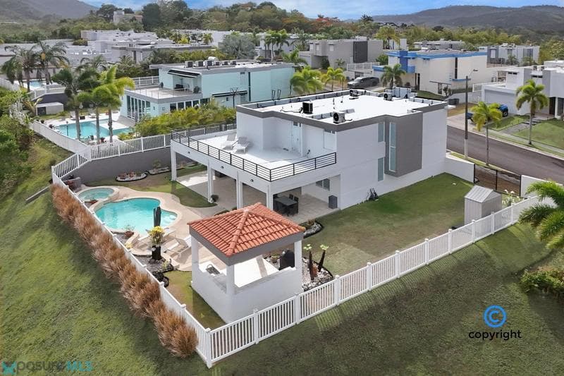 339 LOMAS DE LA SERRANIA CALLE TULIPAN, Lomas De La Serrania (Urbanizacio, Caguas, Puerto Rico 00725